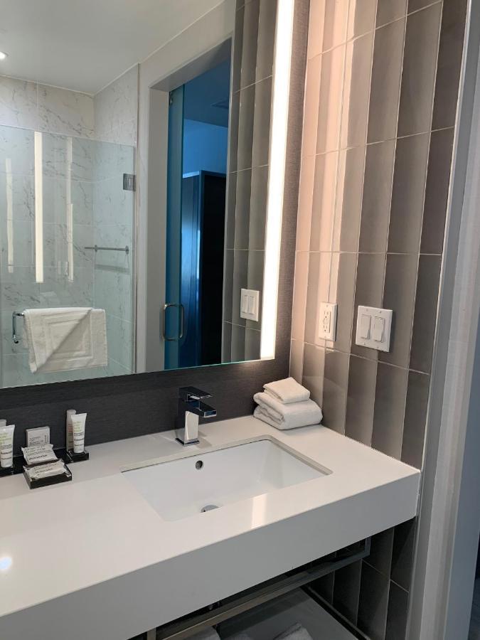 Marriott New York Jfk Airport Hotel Exterior foto